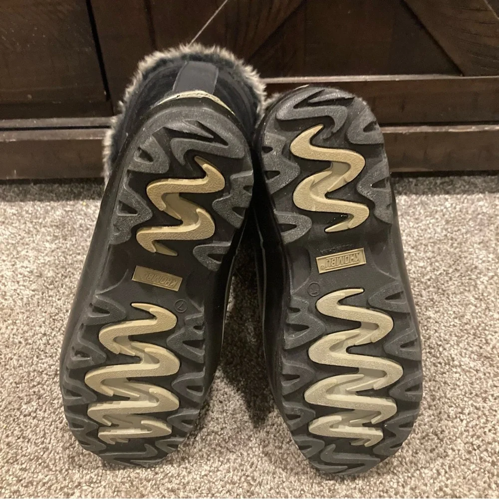 Khombu North Star Winter Boots Women’s Size 7M Black Faux Fur Waterproof